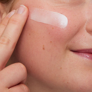 CeraVe Hidratantni serum s hijaluronskom kiselinom 30 ml
