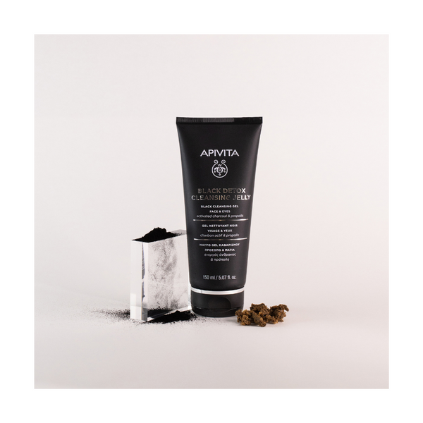Apivita Black Detox čistač 150 ml