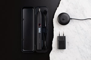Curaprox Hydrosonic Black is White četkica za zube